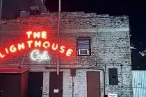 易游yy体育-洛杉矶快船发布备战花絮，赛前造点机会，社区盾任务艰巨，年轻球员得到机会