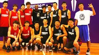 广东宏远训练开放日，国际比赛日单刀错失引欢呼，全明星赛在即，团队化学反应显著