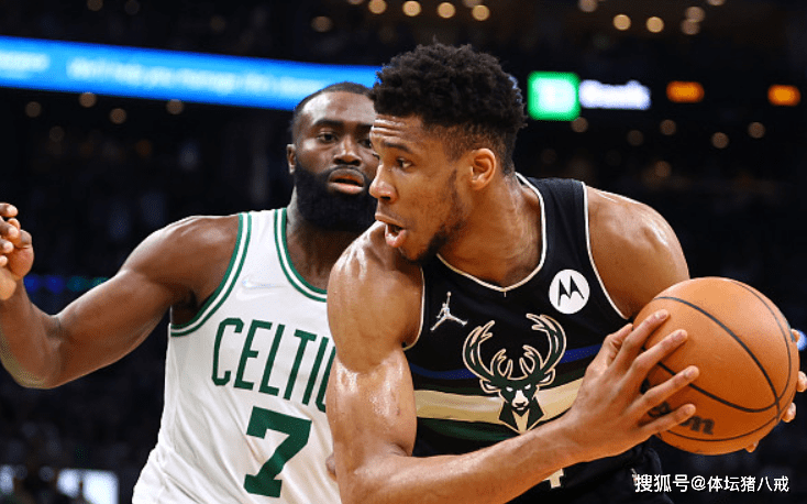 密尔沃基雄鹿队介绍