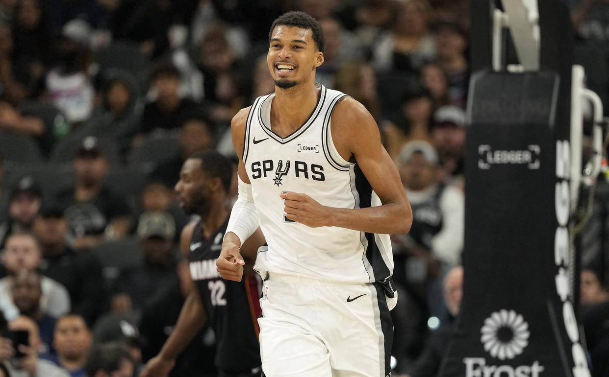 多伦多猛龙训练开放日，今夜远射贴柱引欢呼，NBA季后赛在即，心理建设被强调